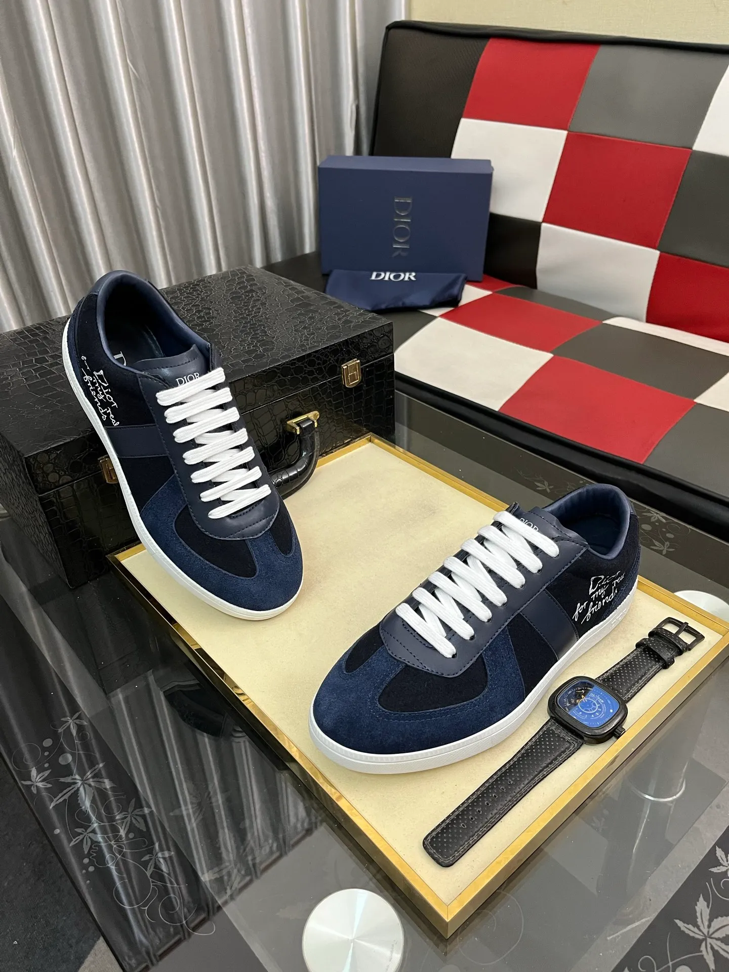 Men's shoes 💰400⌚️⌚️ 【Dior*DIAO】original quality.~ Unique modern style sneakers. 🏃A must-have casual shoe for trendy men😍😍 Original brand imported from Italy, imported original leather, sheep lining (refuses to discolor and grind feet) Sole: Original sole provided by the original factory, French lazy style design ⚠️Fit to the feet, original quality, super comfortable original sole. Code number: 38-443️⃣Colors available